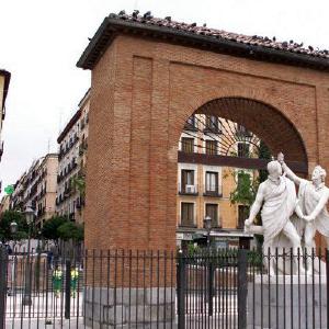 img/Monumento_a_Daoiz_y_Velarde.jpg
