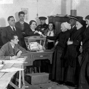 img/voto-femenino.jpg
