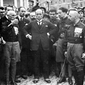 img/Naples_Fascist_rally_on_24_October_1922.jpg